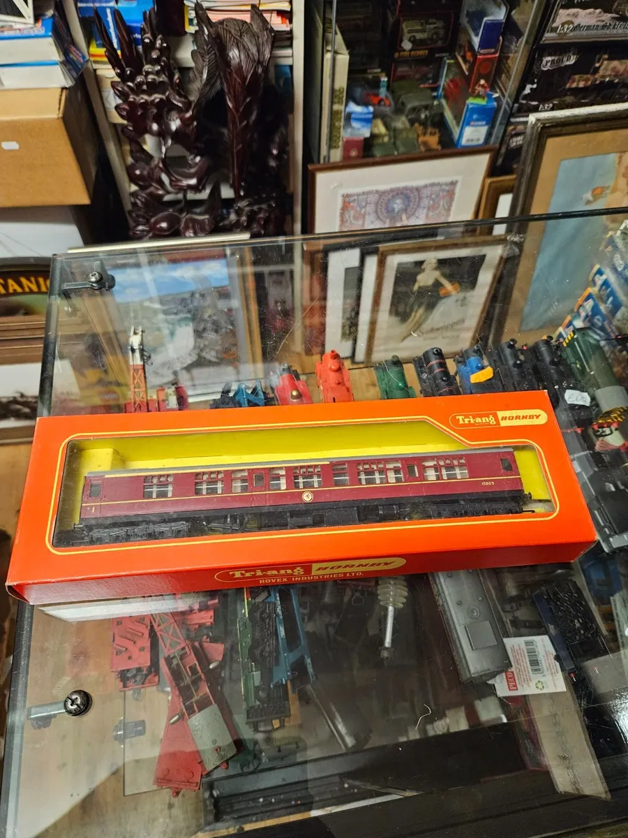 Hornby OO Gauge Carraige