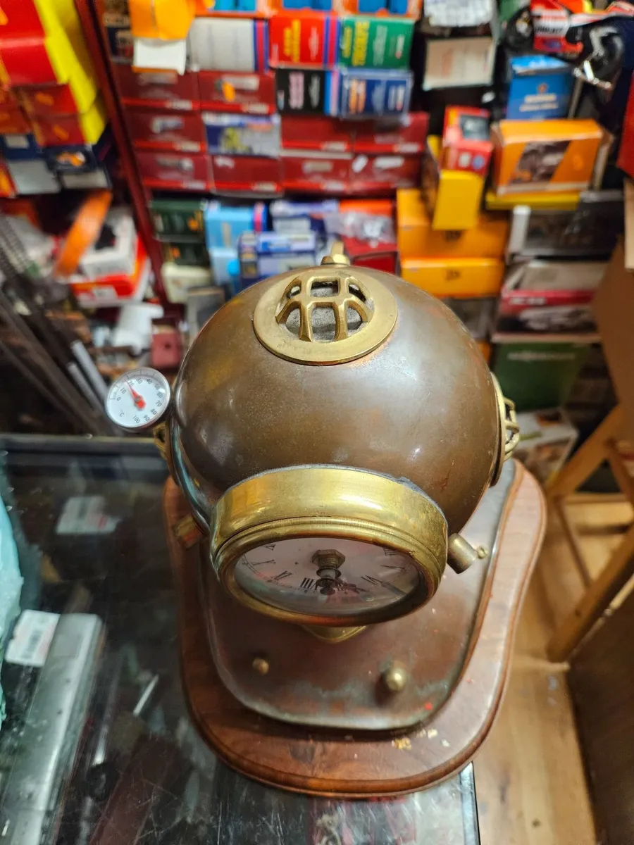 Divers Helmet Clock - Image 4