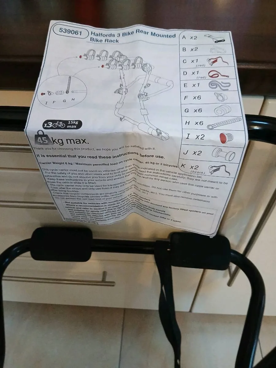 BIKE CARRIER FOR 3 BIKES LIKE NEW - Image 1