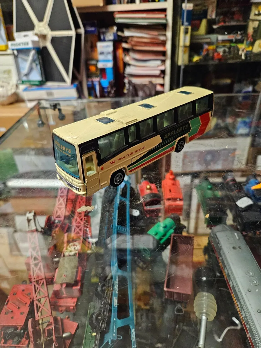 Corgi Bus - Image 4