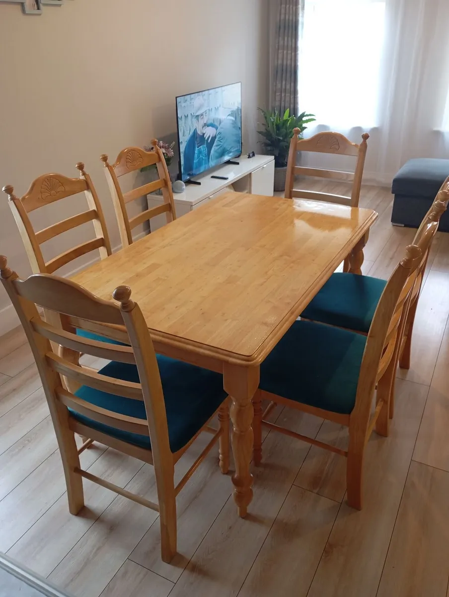Solid wooden table - Image 3