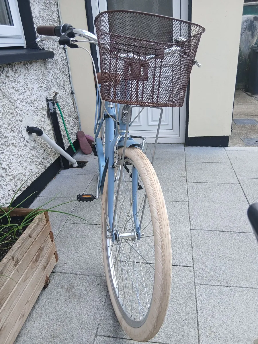 Ladies low frame city bike - Image 4
