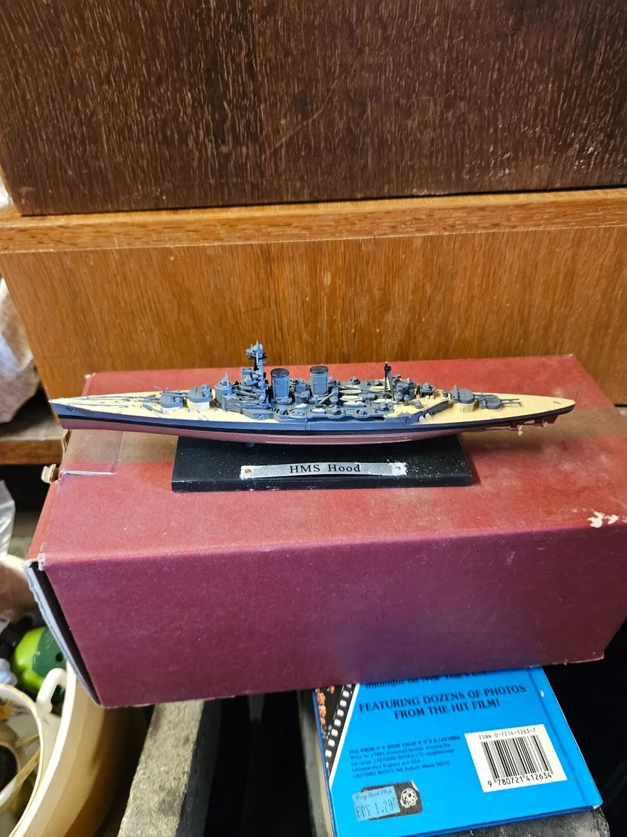 Corgi Atlas HMS Hood - Image 4