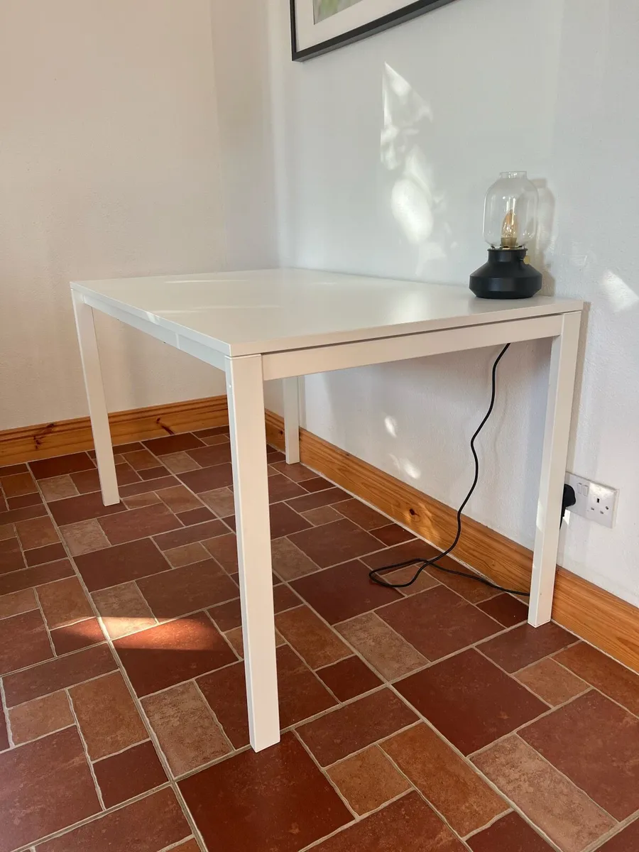 Table white - Image 2