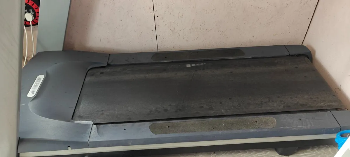 Precor treadmill TRM 885 - Image 2