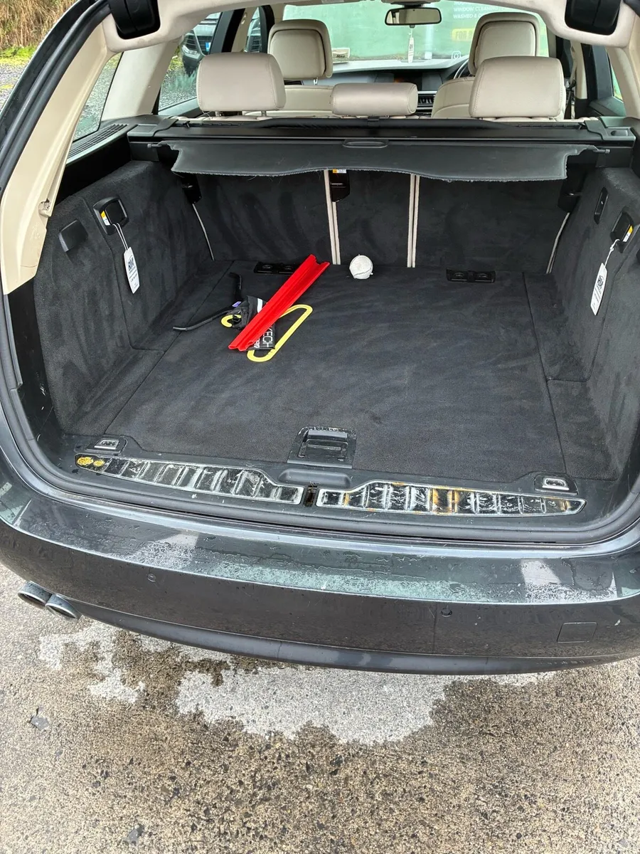 BMW 520 - Image 2