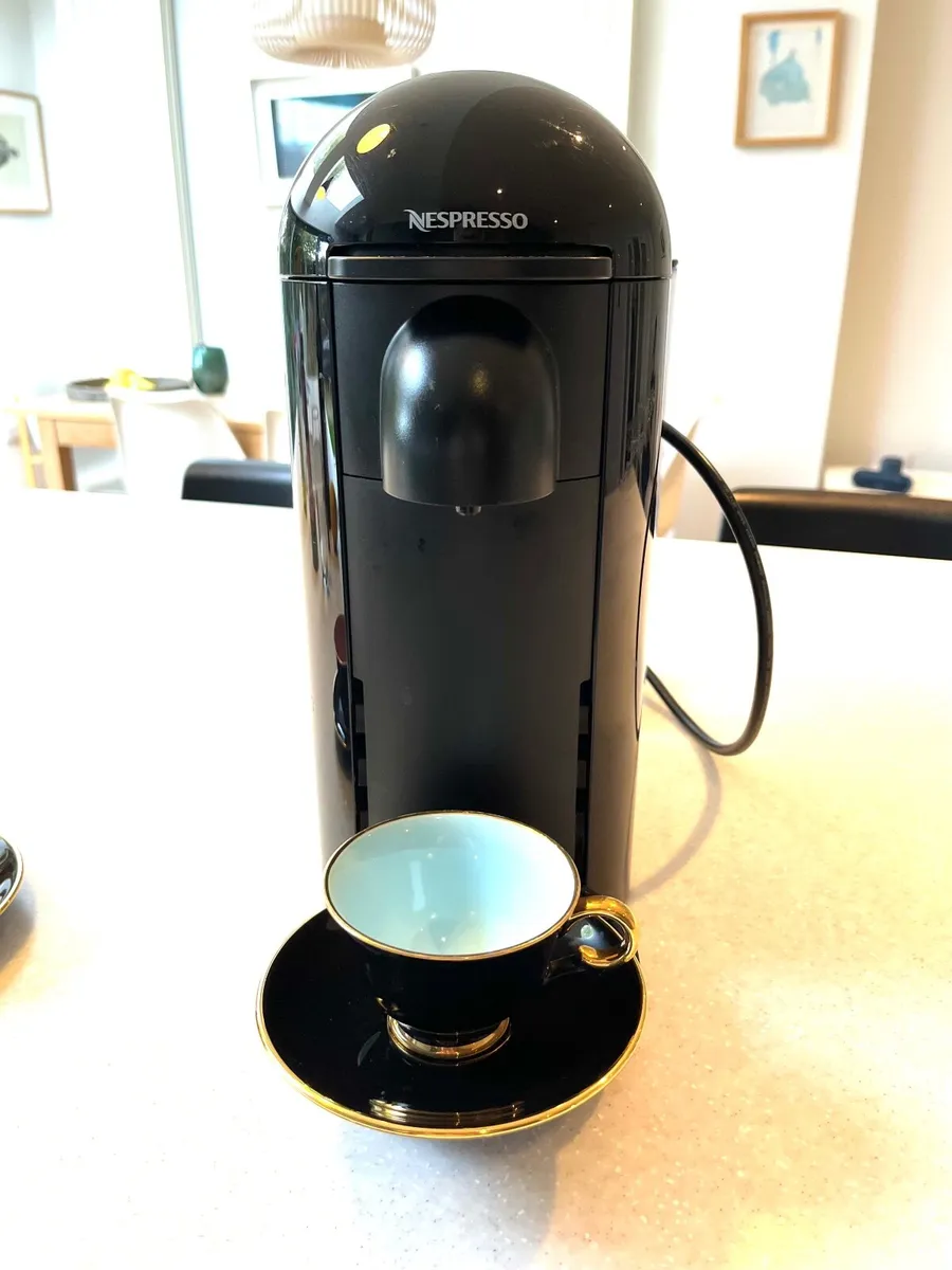 Nespresso VertuoPlus -hardly used - Image 1