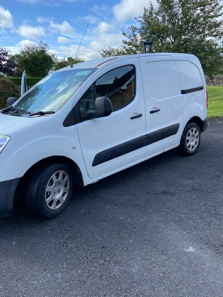 2011 Peugot partner van - Image 1