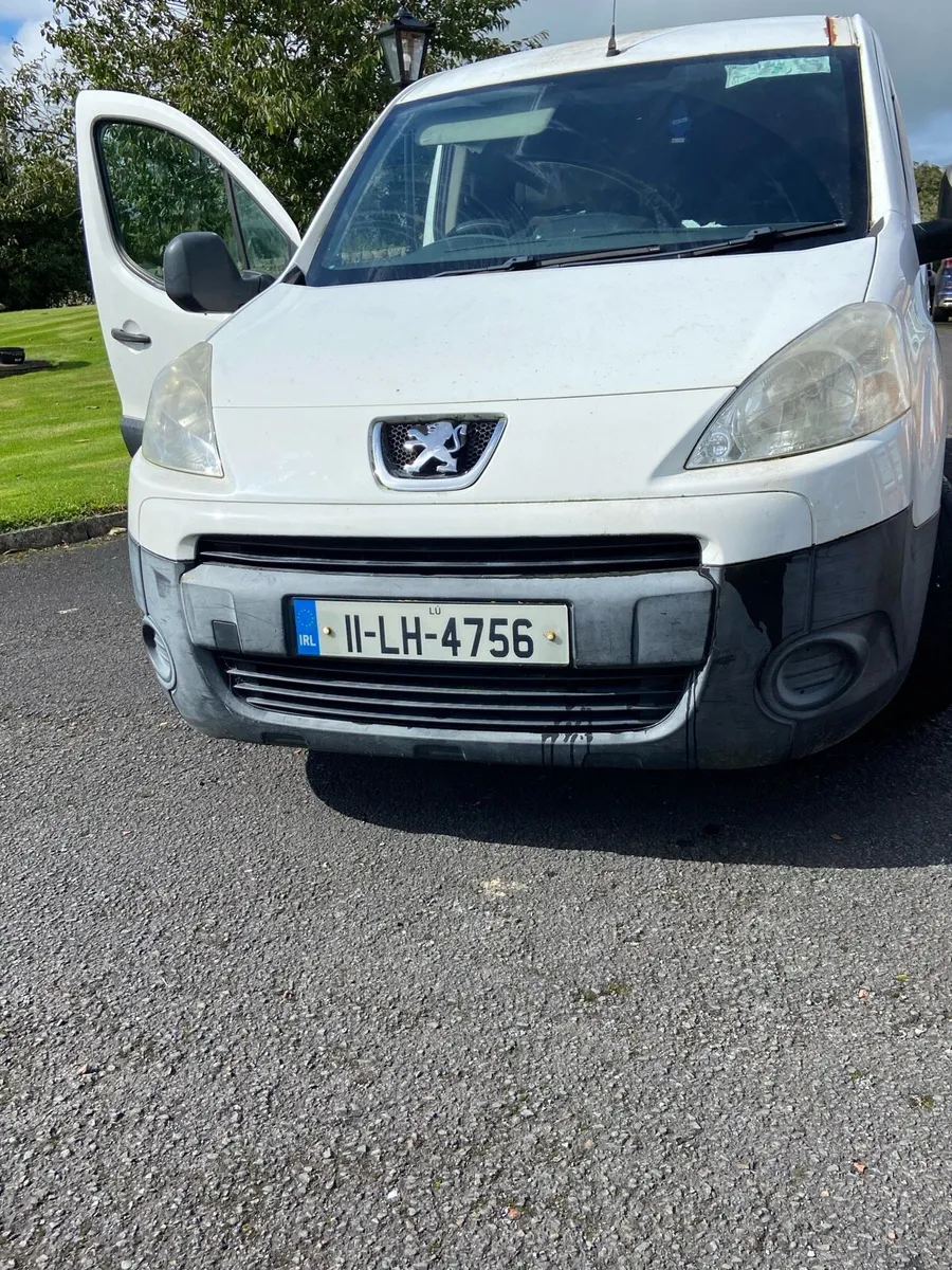 2011 Peugot partner van - Image 2