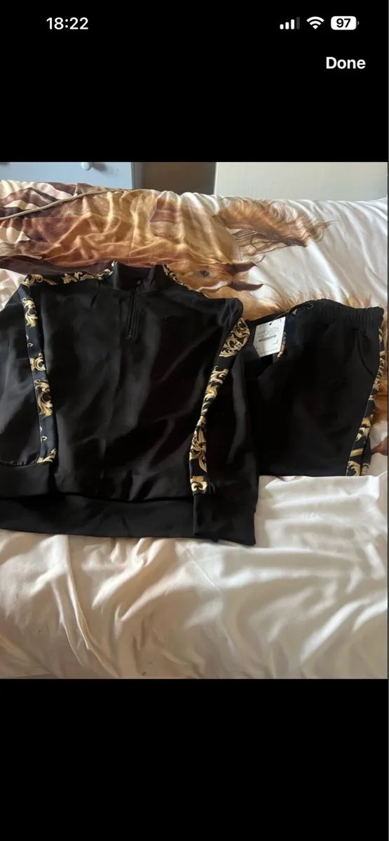 Mens BNWT tracksuit size M €30 - Image 1