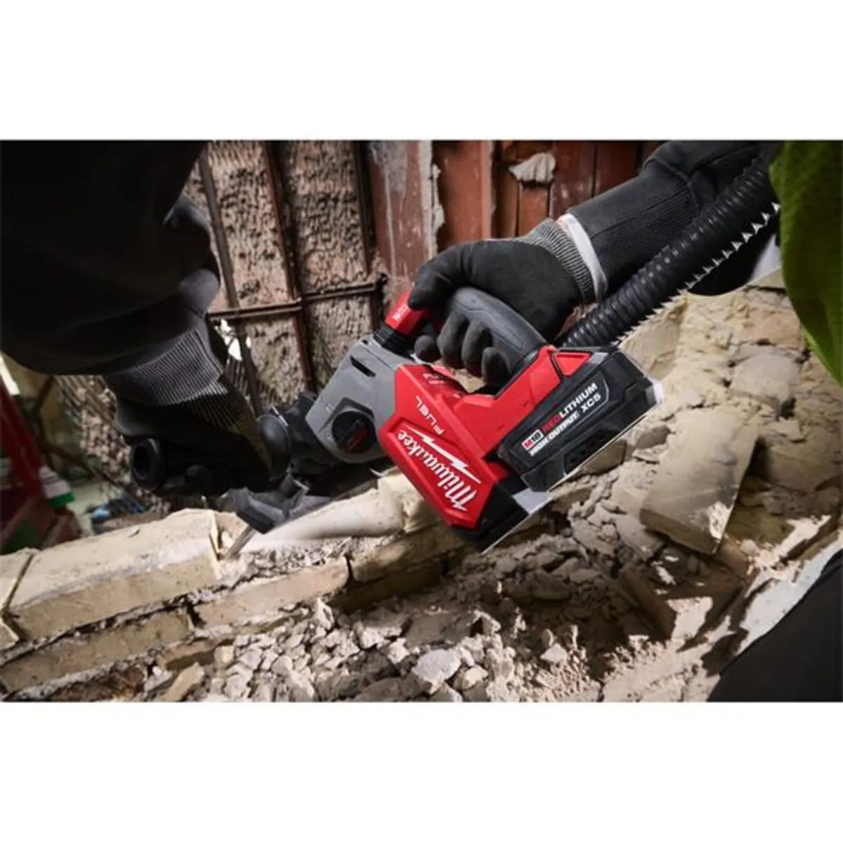 NEW Milwaukee High Output Battery - Image 3