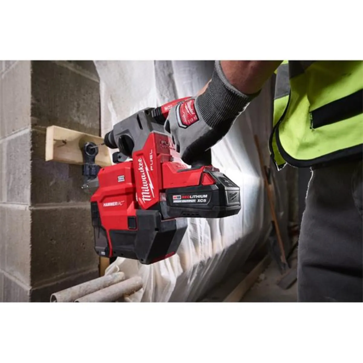 NEW Milwaukee High Output Battery - Image 4