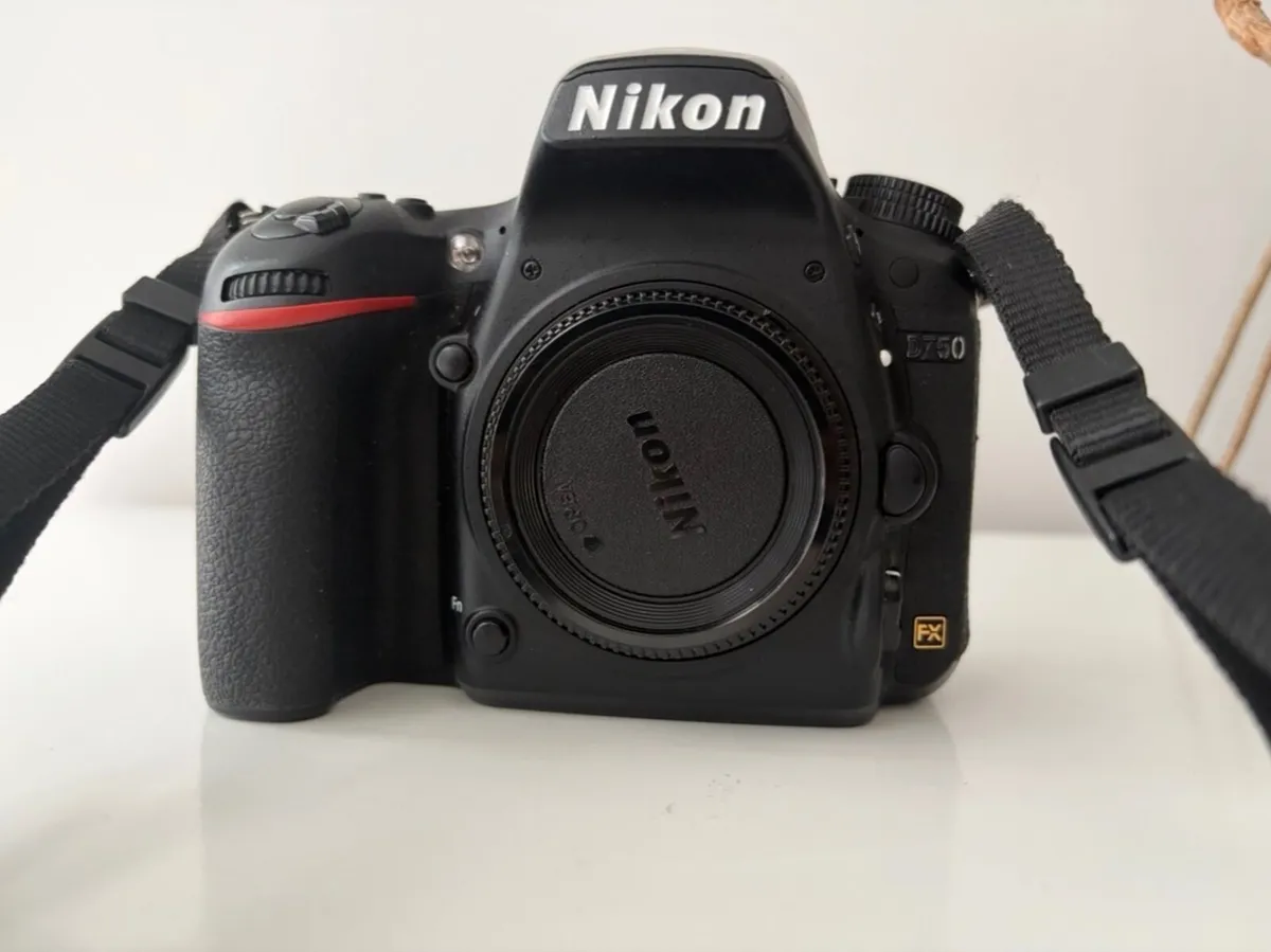 Nikon 750D - Image 2
