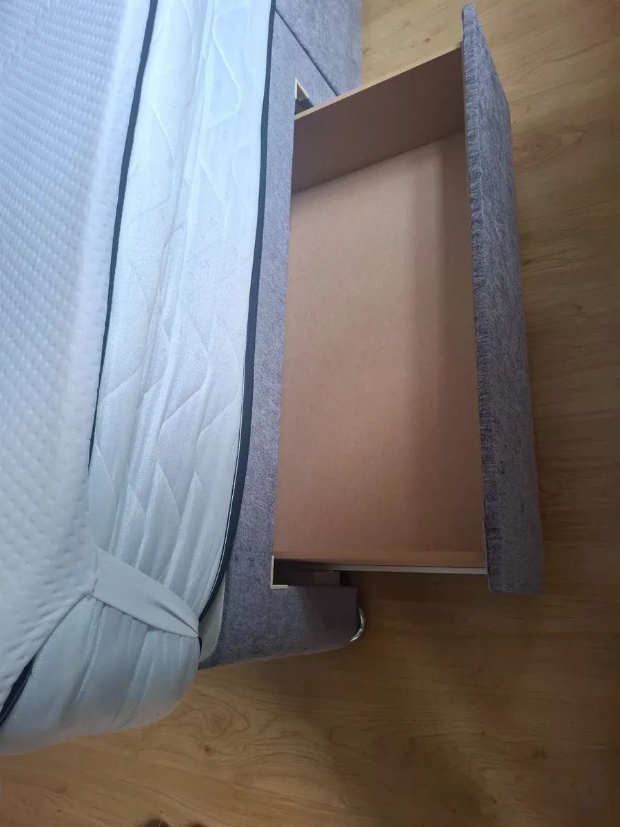 Bed - Image 3
