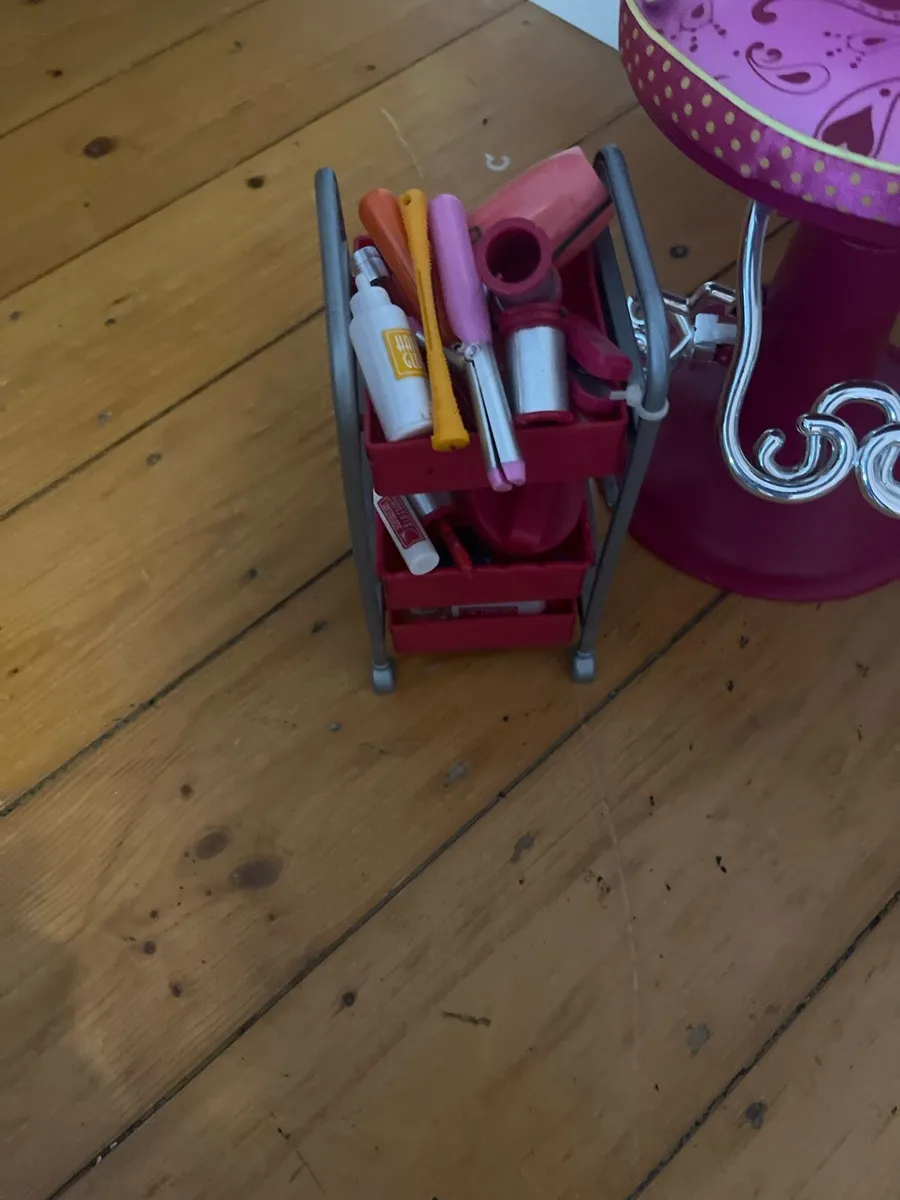 Our Generation salon chair - Image 2