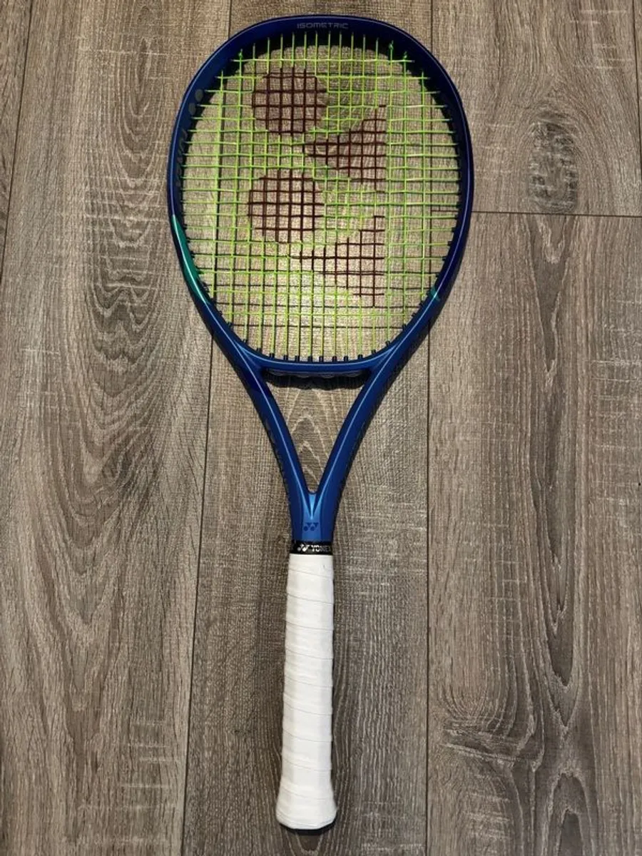 2 x Yonex Ezone 98 - Image 4