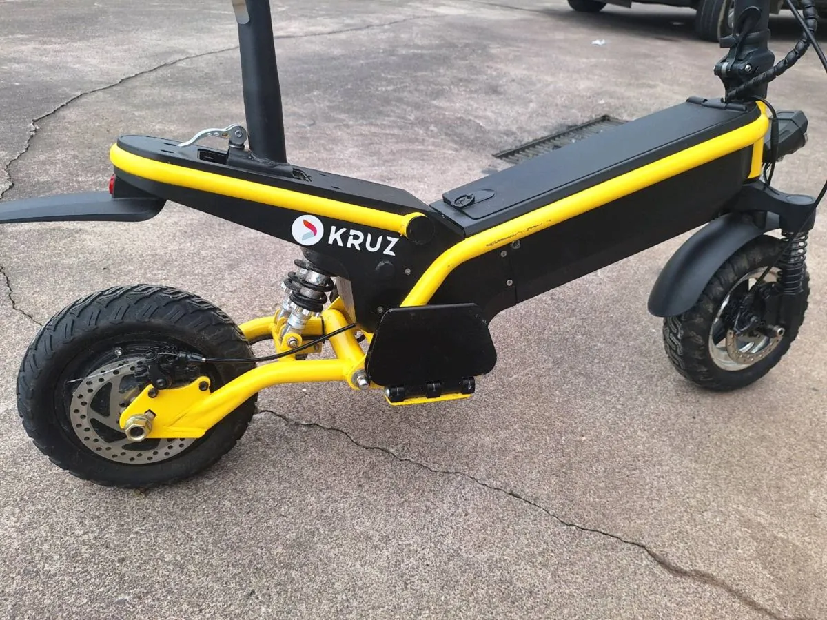 Electric scooter - Image 2