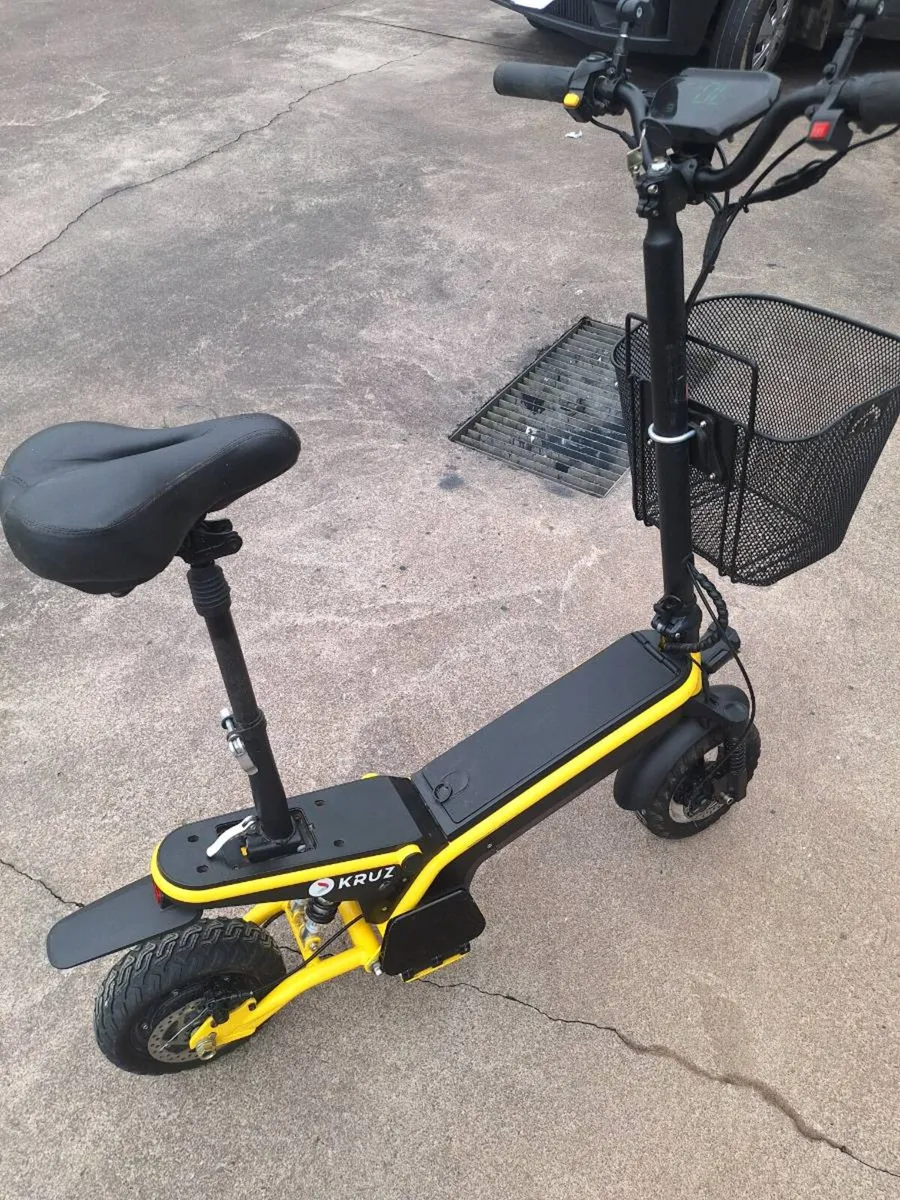 Electric scooter - Image 3