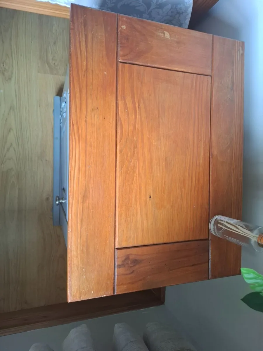 Bedside lockers x 2 €70 for both - Image 2