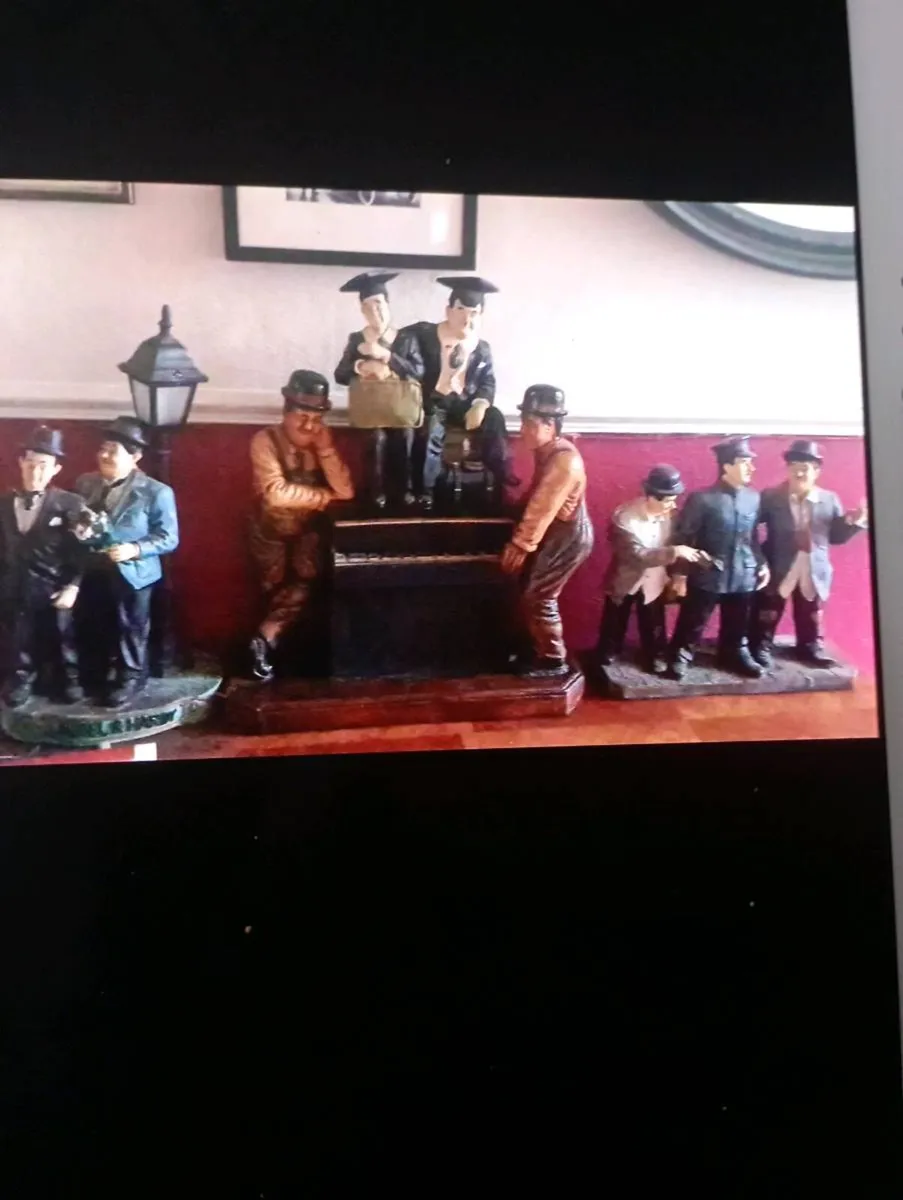 VINTAGE LAUREN  & HARDY MEMORABILIA FIGURES - Image 4