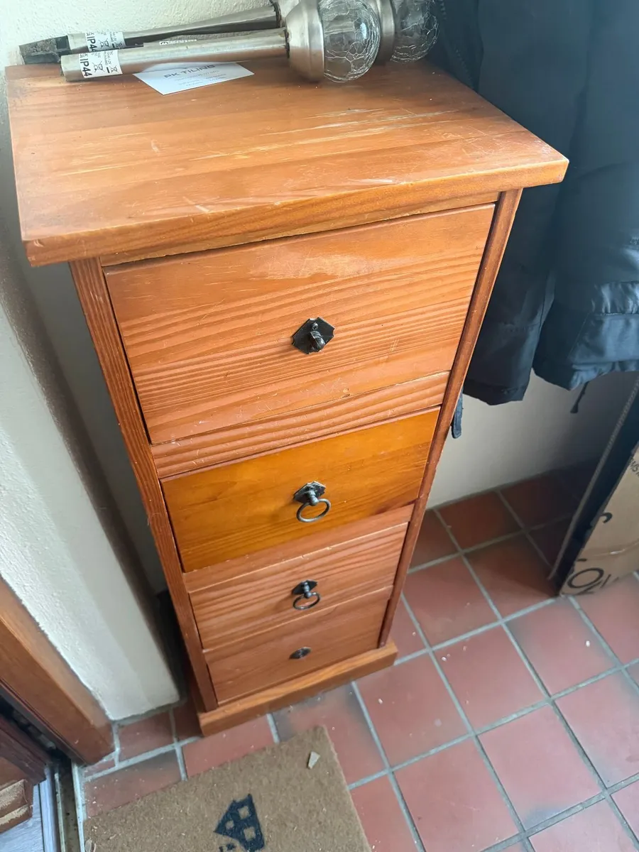 Giving away 2 drawers - Image 2