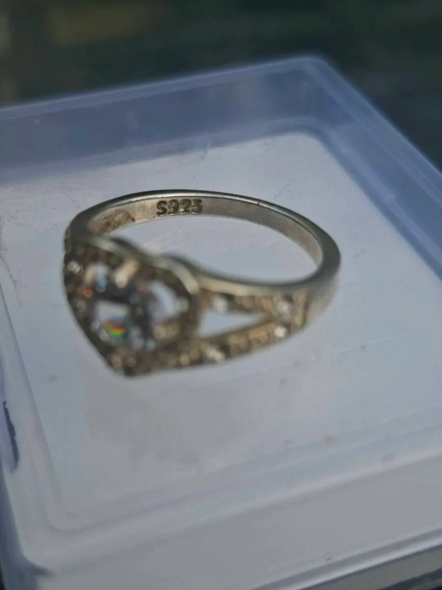 Lovely Heart-shaped Sterling 925 Silver Ring - Image 3
