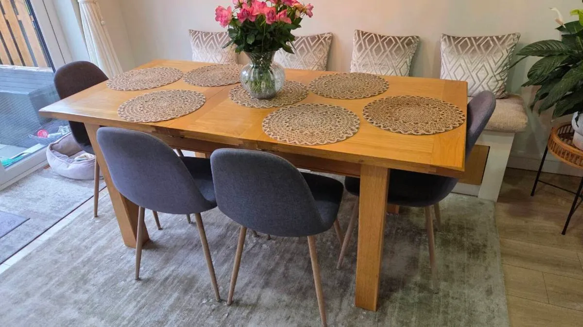 Solid wooden dining table &4 chairs - Image 2