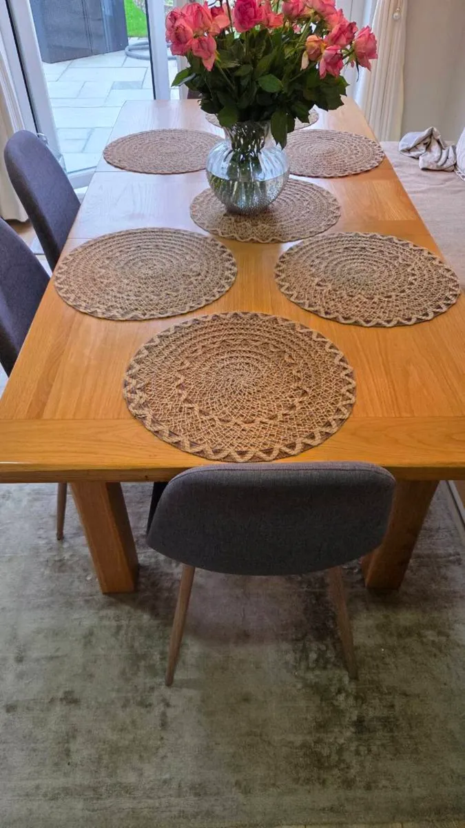 Solid wooden dining table &4 chairs - Image 3