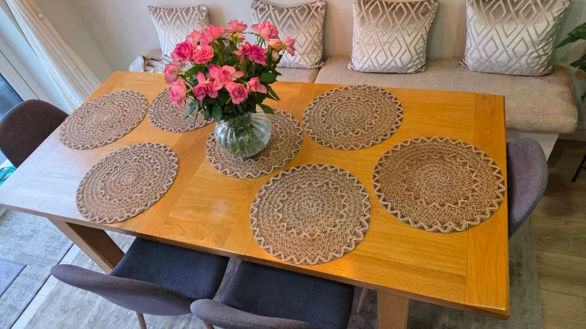 Solid wooden dining table &4 chairs - Image 4