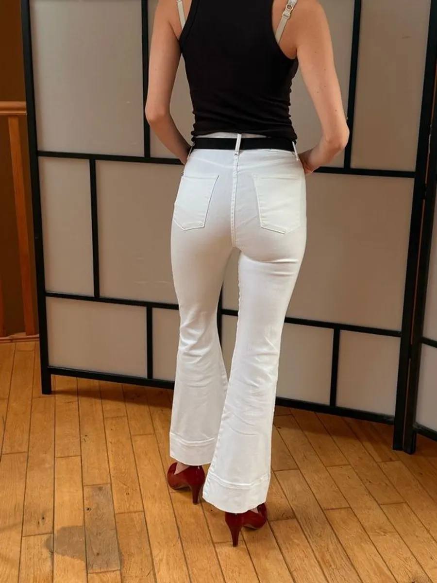 Alice + Olivia white flare jeans - Image 2