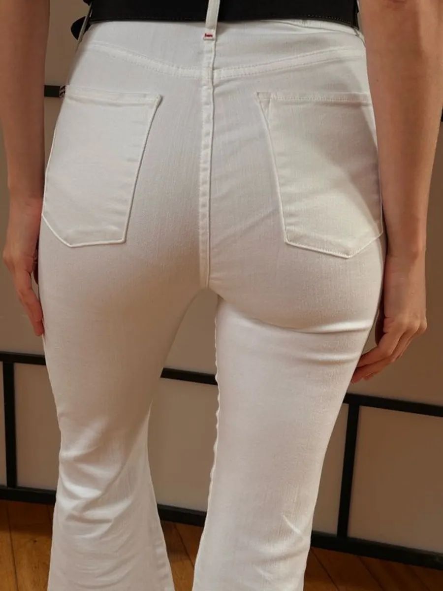 Alice + Olivia white flare jeans - Image 3