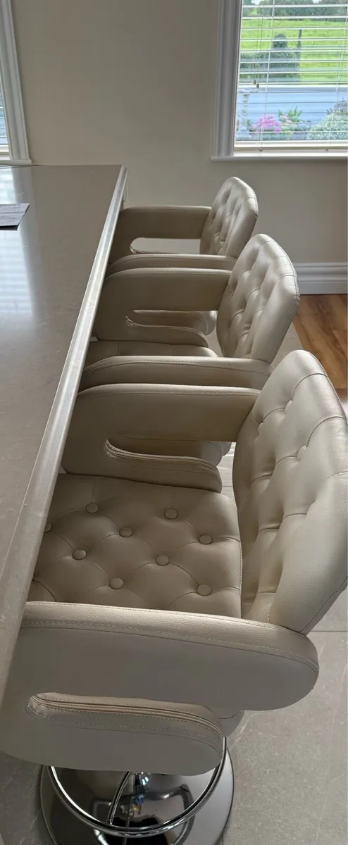 Kitchen stools - Image 1