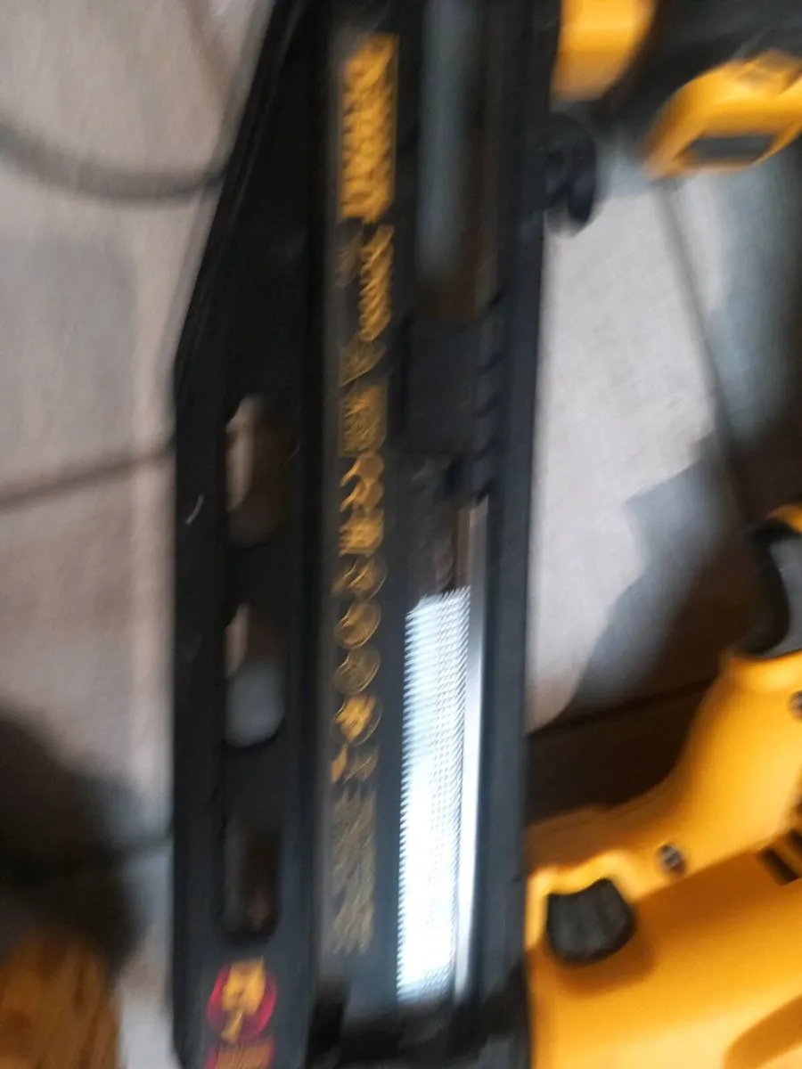 Dewalt cordless nail guns - Image 2