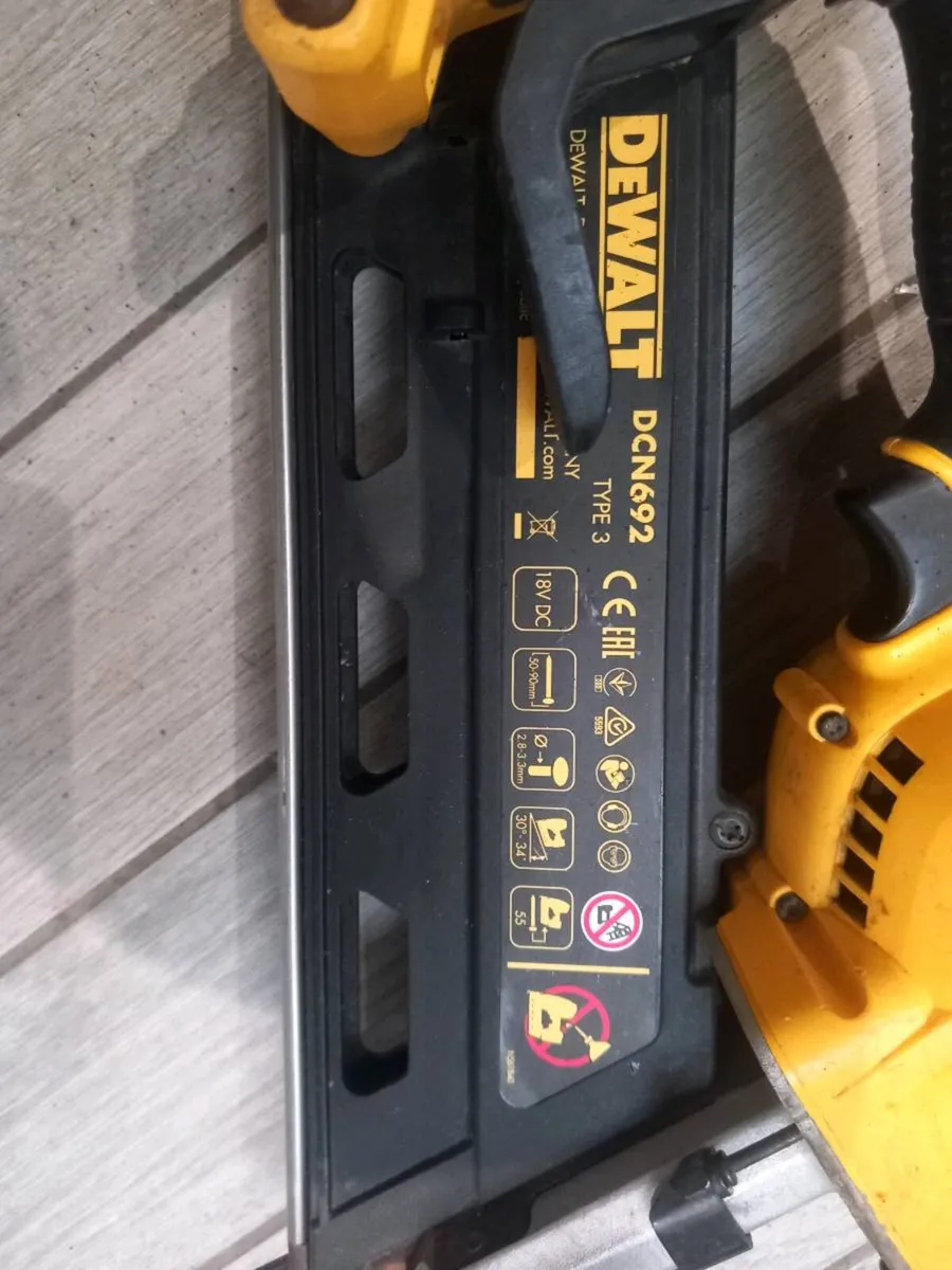 Dewalt cordless nail guns - Image 4
