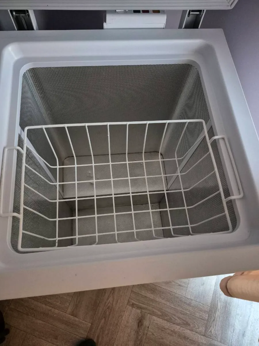 CHEST FREEZER - Image 2