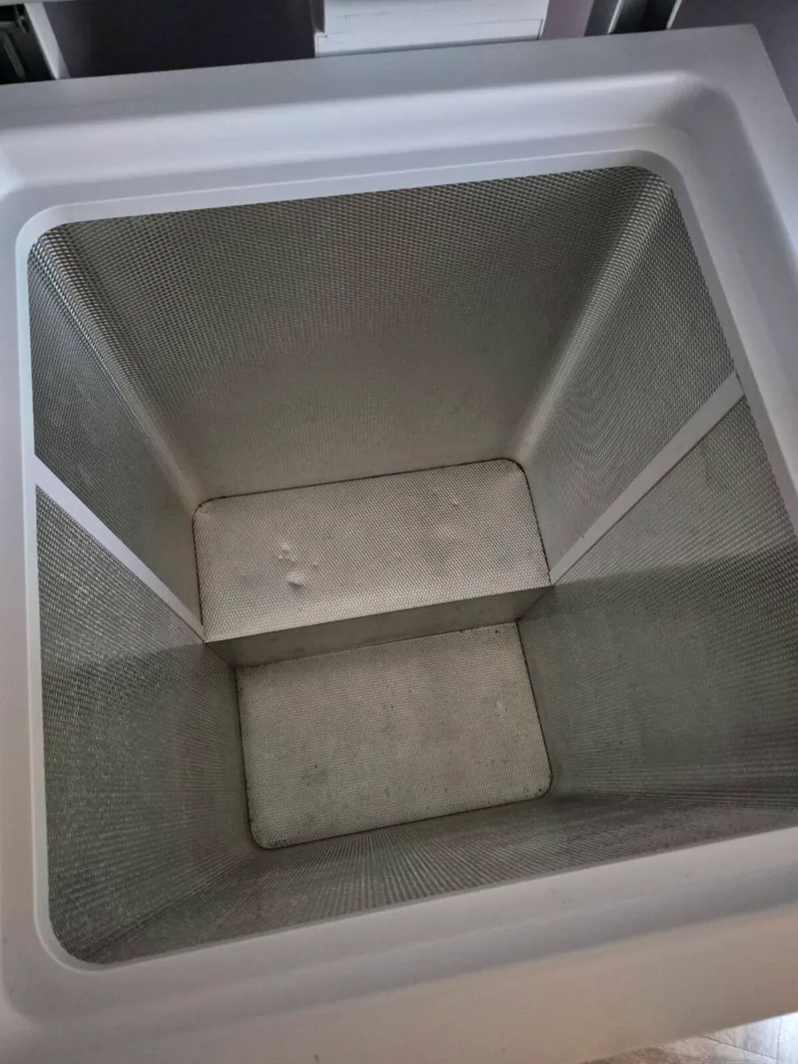 CHEST FREEZER - Image 3