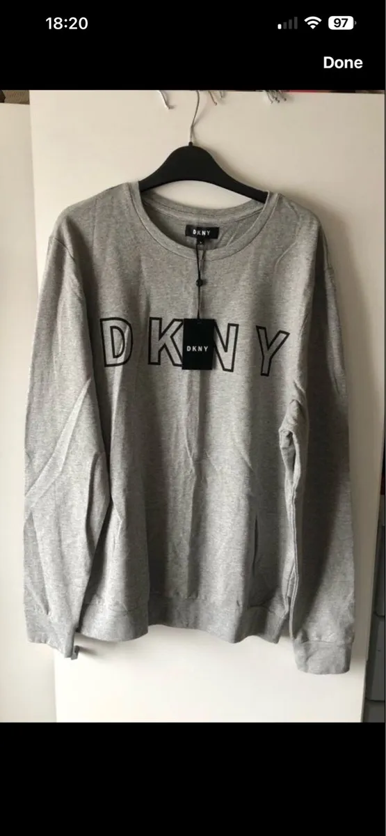 Mens BNWT DNKY top size M €20 - Image 3