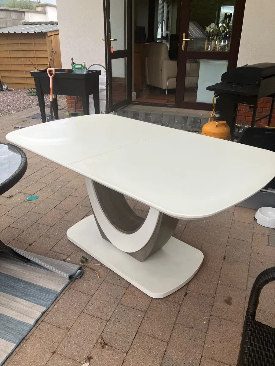 Dining table - Image 3