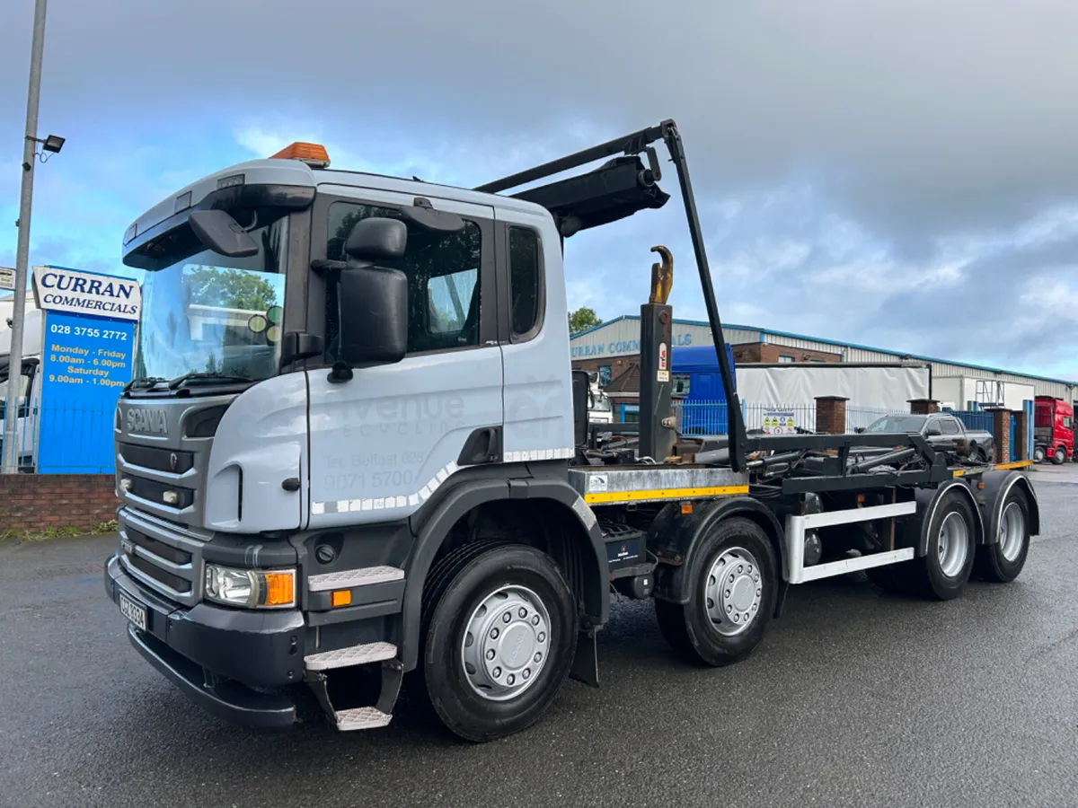 2016 Scania p360 8x4 hook loader with cover - Image 1