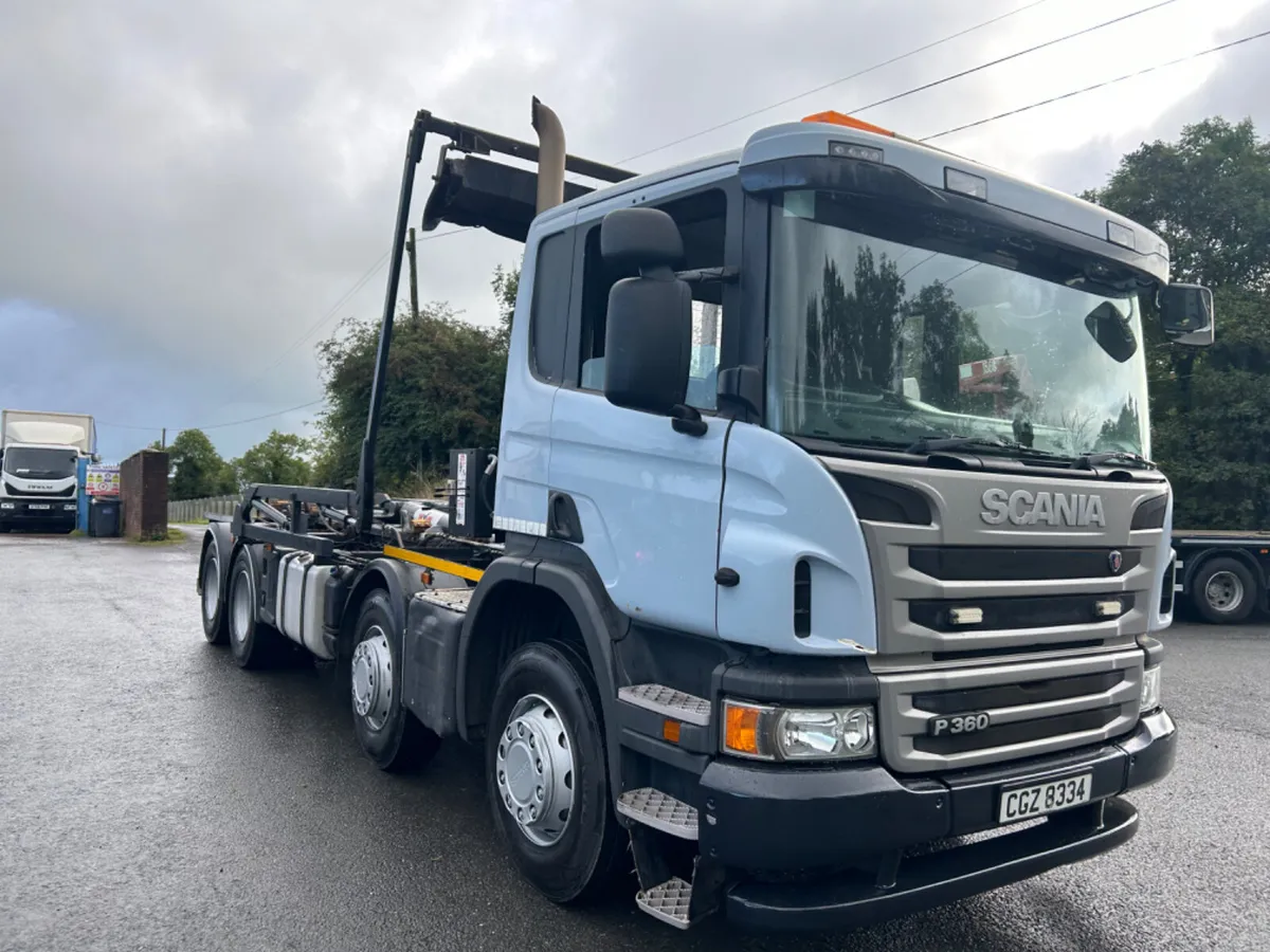 2016 Scania p360 8x4 hook loader with cover - Image 3