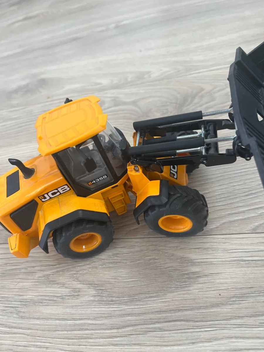 Tractors - Image 4