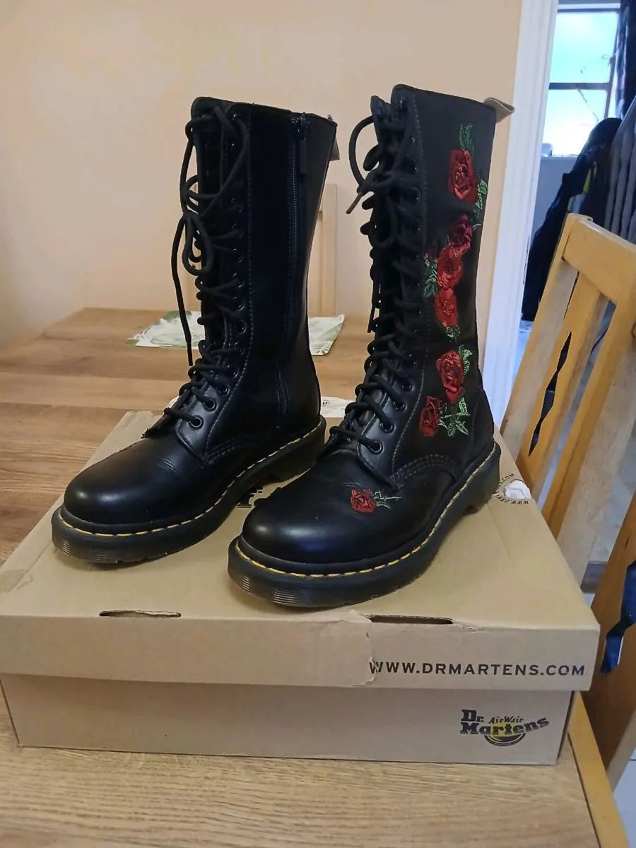 Dr.Marten 14 hole, Rose boots, like new UK5 - Image 4