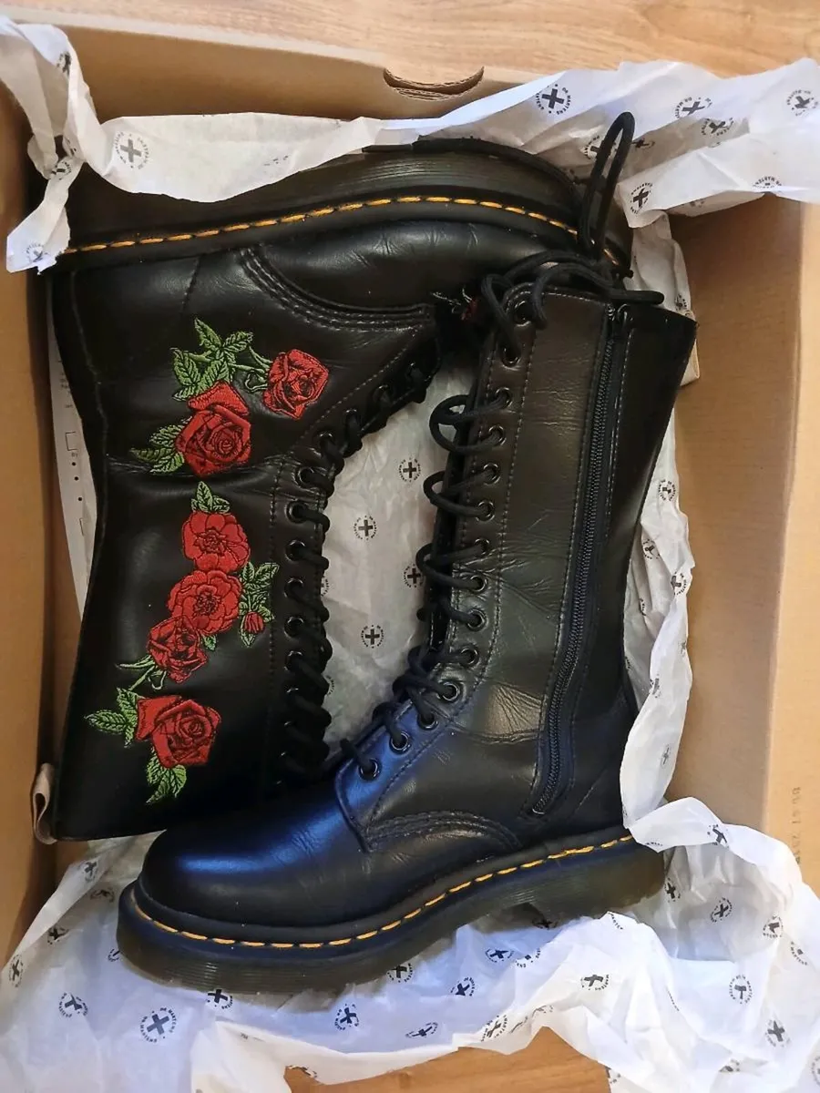Dr.Marten 14 hole, Rose boots, like new UK5 - Image 1