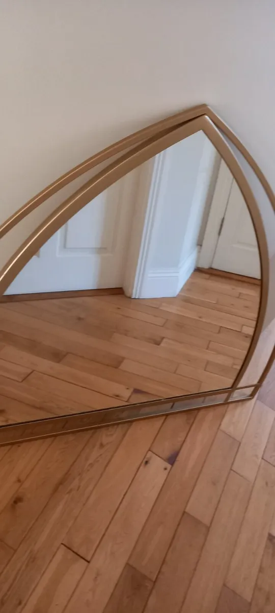 Gold mirror - Image 1