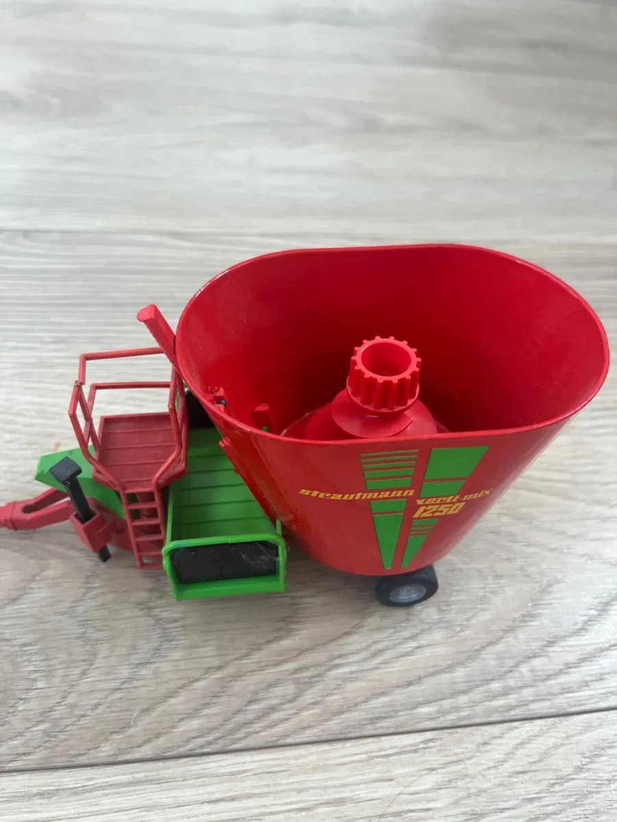 Toys - Image 1
