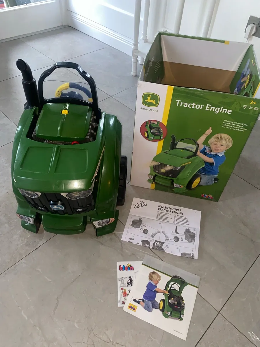 John Deere toy tractor engine - Image 1