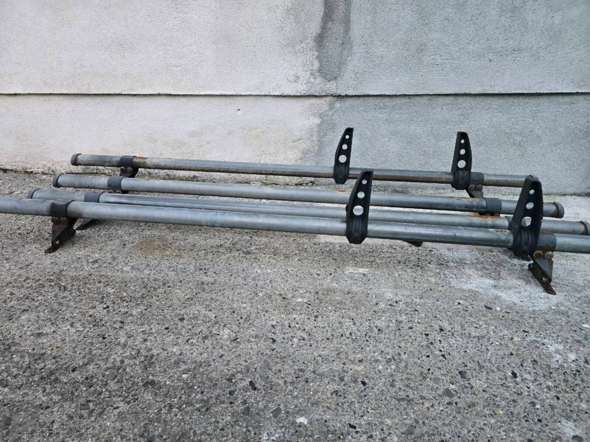4 x Rhino heavy-duty roof bars - Image 4