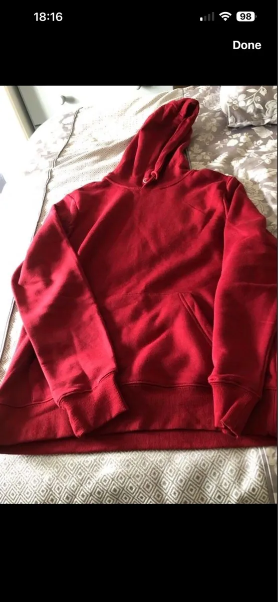 Mens Burberry hoodie size M €5 - Image 2