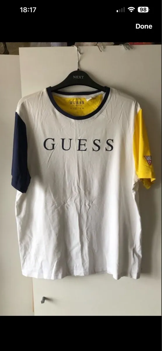 Mens Guess top size M €15 - Image 2