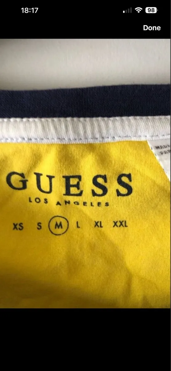 Mens Guess top size M €15 - Image 3
